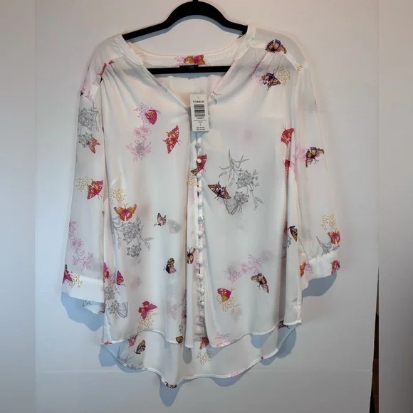 Torrid “Harper Butterflies” Blouse • Size 2 • White / Butterfly Print - Picture 14 of 16